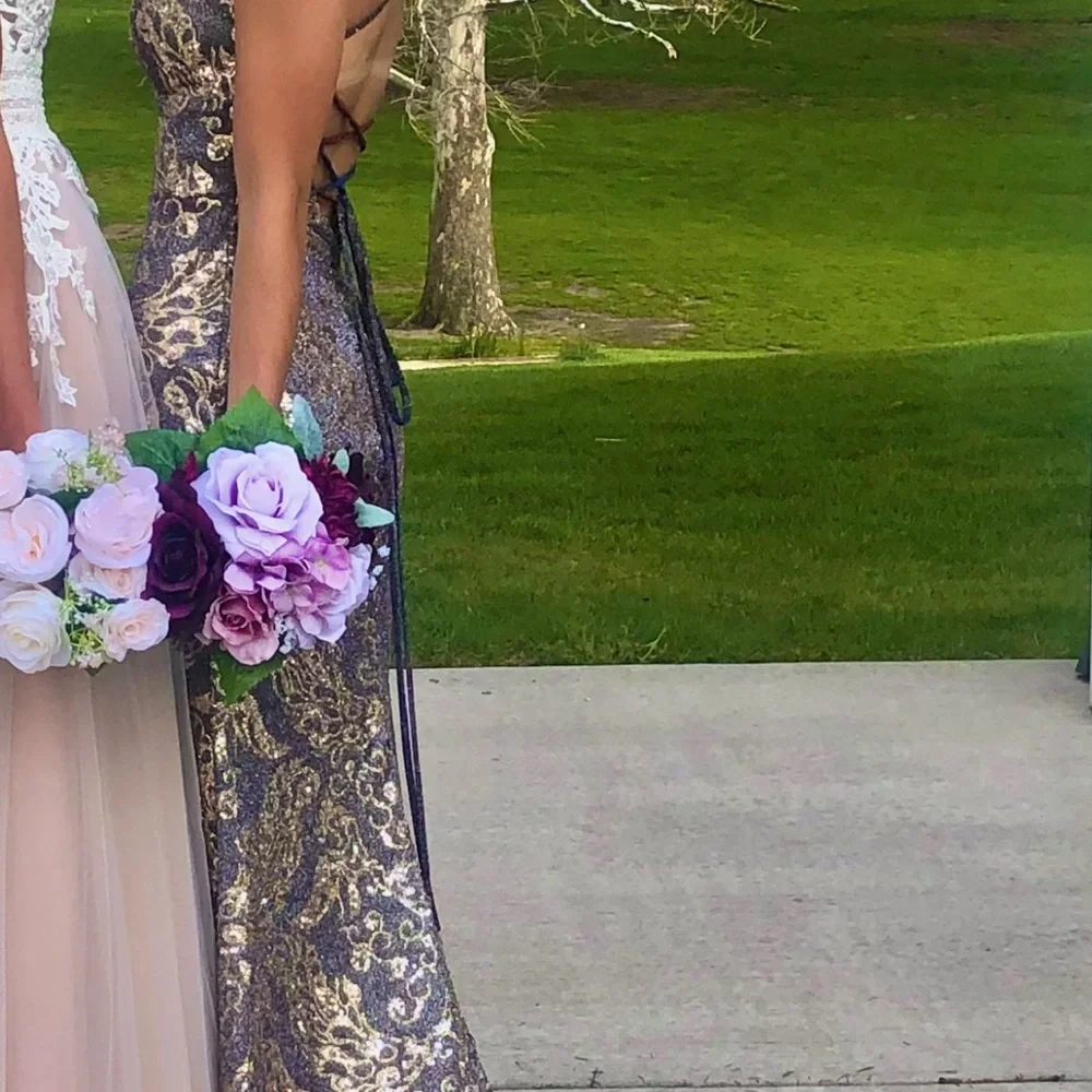 Elegant Purple iridescent sequined Evening Gown - Picture 2 of 3